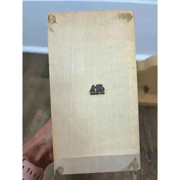 Montet Bois Switzerland Wooden Carved Elephant Bookends Brown Set of 2 - Picture 5 of 10